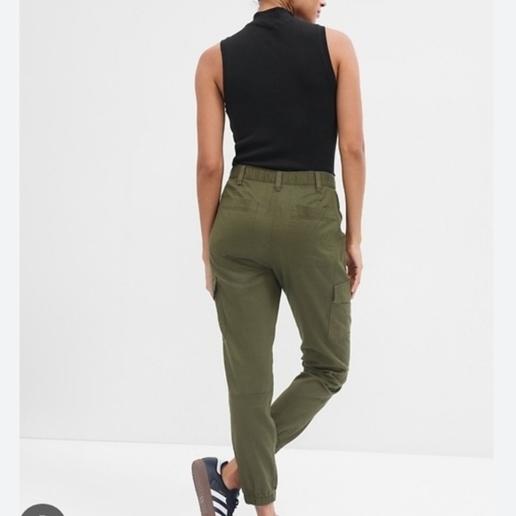 GAP Girlfriend Joggerr Pants, Olive Green, New, Size 2 - Picture 2 of 3
